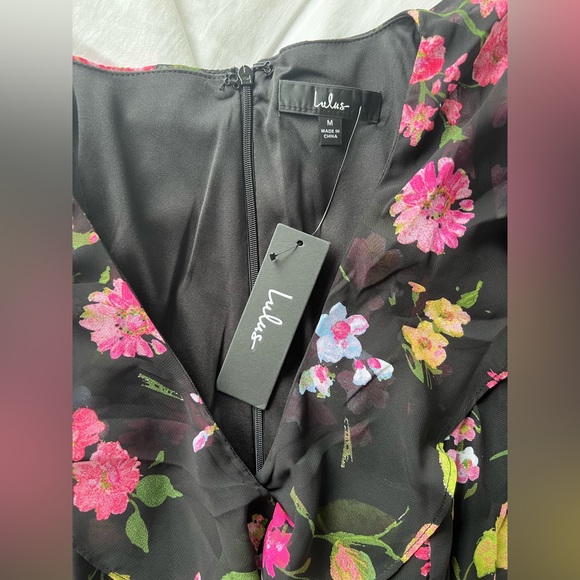 Lulu’s Blooming Love Jumpsuit Size M - Picture 4 of 10